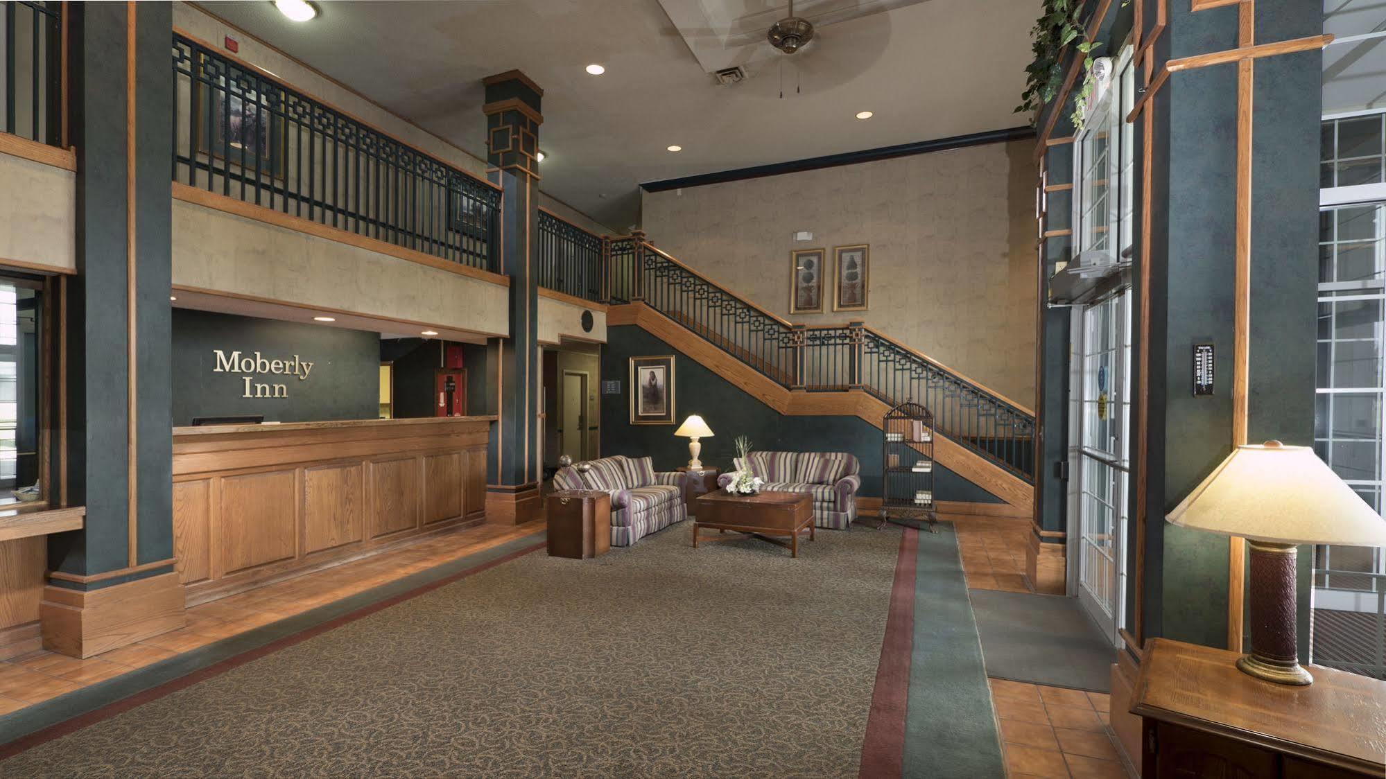Moberly Inn & Suites Dış mekan fotoğraf