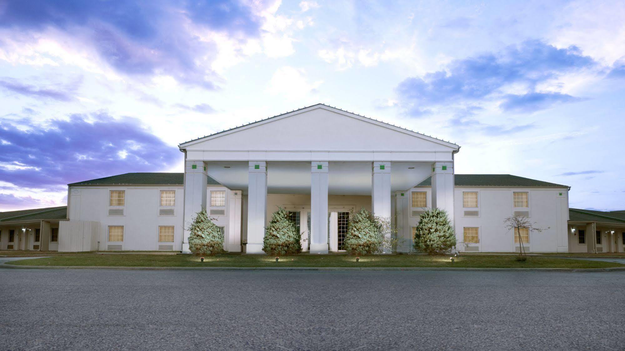 Moberly Inn & Suites Dış mekan fotoğraf
